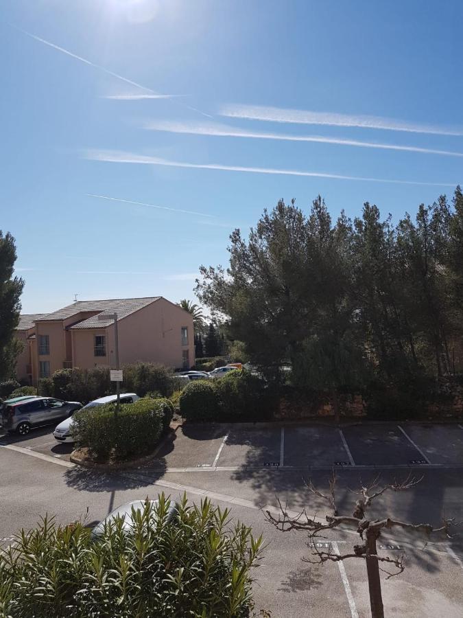 T2 Bandol Ideal Vacances 2 Etoiles Exterior photo